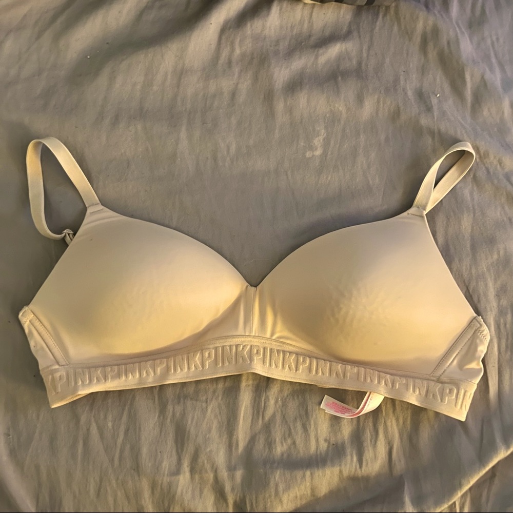 VS Pink Lightly Lined Bra